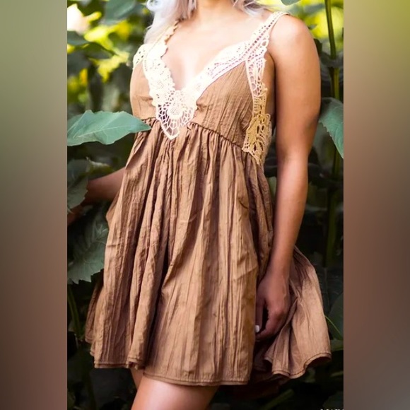 A'Reve Dresses & Skirts - GUC Crochet Cottage Core dress